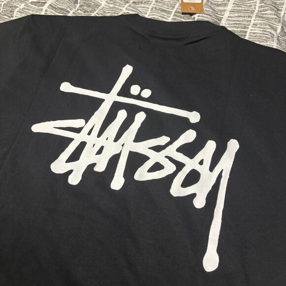 Mens Black stussy tee with back design. - Picture 2 of 4